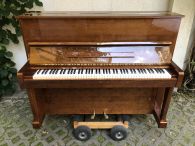 Klavier YAMAHA 121 cm